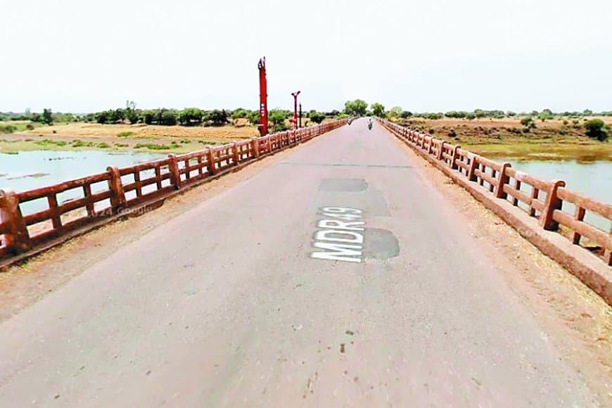 व्यारमा नदी पुल की जर्जर स्थिति के चलते पन्ना-दमोह मुख्य मार्ग तत्काल प्रभाव से बंद, प्रशासन ने सुझाए 4 वैकल्पिक मार्ग