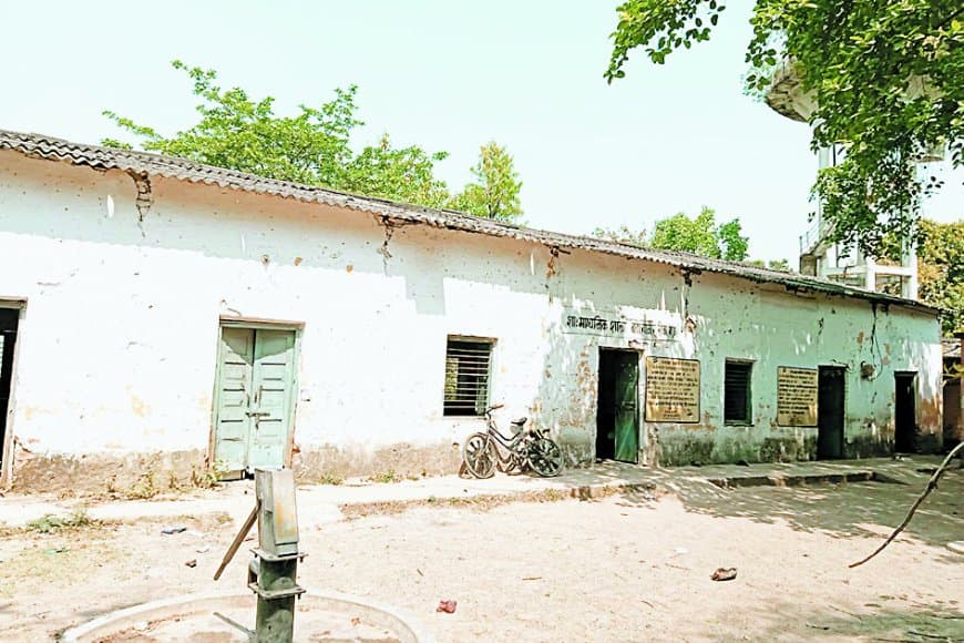 रीवा और मऊगंज के 439 सरकारी स्कूल जर्जर, 149 होंगे जमींदोज — पंचायतों के घटिया निर्माण का नतीजा भुगत रहे छात्र
