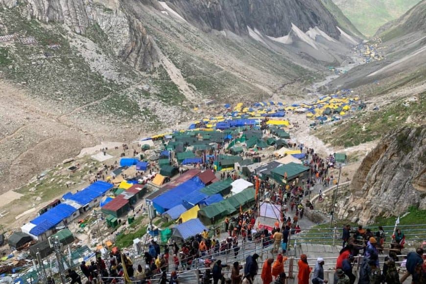 अमरनाथ यात्रा पर बारिश का ब्रेक... केदारनाथ में फंसे 800 श्रद्धालुओं को एनडीआरएफ-एसडीआरएफ ने निकाला 