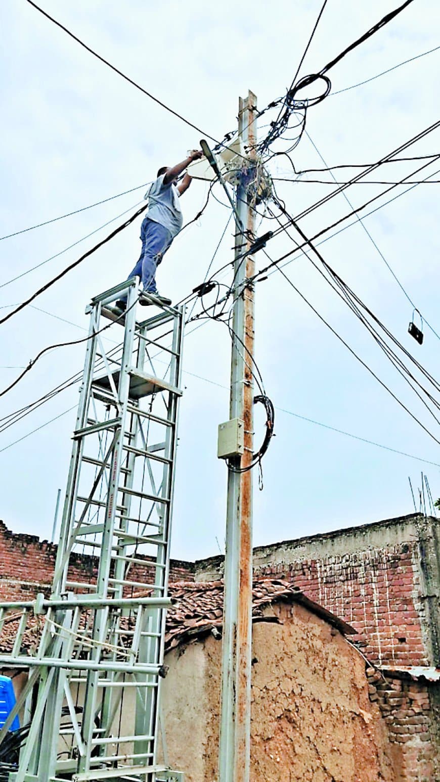 उपभोक्ताओं में खलबली, दो दिन में 1415 बकायादारों की बिजली गुल