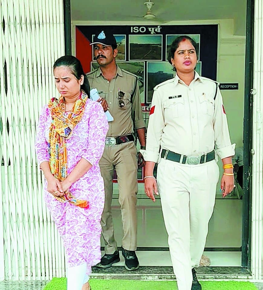 महिला मित्र की ब्लैकमेलिंग से तंग आकर युवक ने की थी आत्महत्या