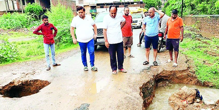 सौ करोड़ से ज्यादा का सीवर लाइन  प्रोजेक्ट आम लोगों के लिए बना आफत