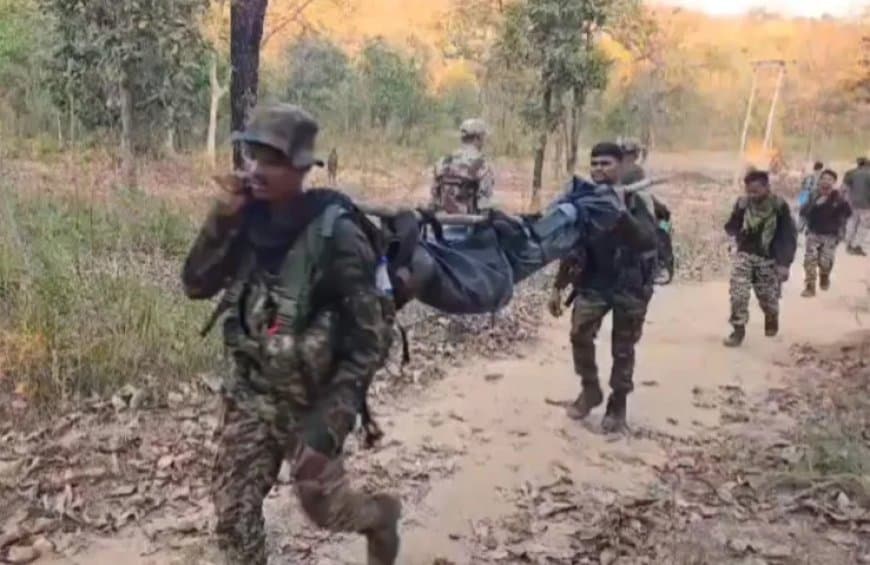 झारखंड में दो नक्सली ढेर, एक कोबरा जवान  शहीद