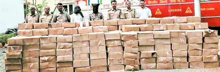 रीवा ज़िले में शराब ठेकेदार और आबकारी अधिकारियों की मिलीभगत उजागर, 300 पेटी की परमिट पर निकली 600 पेटी देशी शराब