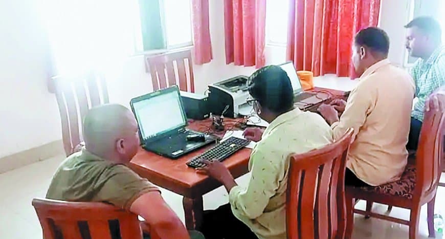 सतना में 5 हजार की रिश्वत लेते रंगे हाथ पकड़ा गया पटवारी, लोकायुक्त ने दबिश देकर किया गिरफ्तार, राजस्व विभाग फिर सवालों के घेरे में