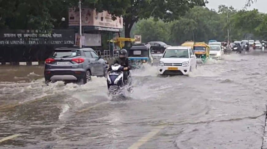 भोपाल में छलकने लगी कोलांस... बड़ा तालाब भी हुआ लबालब... निचली बस्तियां पानी-पानी
