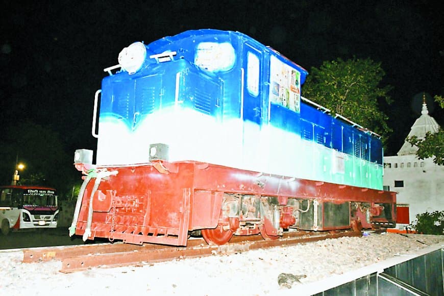 धौलपुर की नैरो गेज विरासत अब रीवा स्टेशन की शान बनेगी: रेलवे इतिहास को जीवंत करता ऐतिहासिक इंजन स्टेशन पर स्थापित