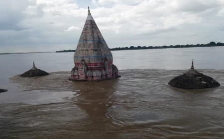 उत्तर प्रदेश के वाराणसी-प्रयागराज में ‘जल कर्फ्यू’