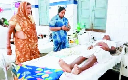 मूसलाधार बारिश से कच्चा मकान ढहा, मजदूर और भैंस मलबे में दबे; मझगांय पुल की मरम्मत से ग्रामीणों ने ली राहत की सांस