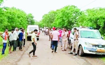 उडला में बाढ़ प्रभावित 69 परिवारों के पुनर्वास पर बवाल: ग्रामीणों ने प्रशासनिक आदेश को बताया जबरन कब्जा, आत्महत्या की चेतावनी
