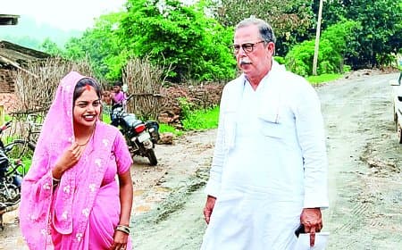 चुरहट विधायक अजय सिंह राहुल का खड्डी खुर्द में आत्मीय दौरा: लीला साहू के घर पहुंचकर जनसंवेदना, सड़क संघर्ष को मिला राजनैतिक समर्थन