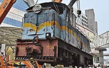 'हेरिटेज एसेट' : रानी कमलापति स्टेशन पर ऐतिहासिक नैरो गेज इंजन NG LOCO 514 स्थापित 