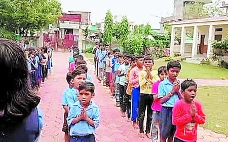 शासन की सुस्ती से शिक्षा व्यवस्था प्रभावित, न गणवेश मिले न साइकिल योजना पूरी हुई