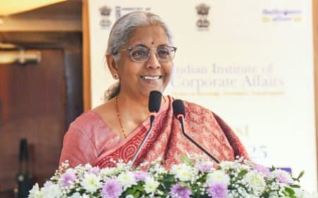 प्रधानमंत्री जन धन योजना के तहत गरीबों के बैंक खातों की संख्या 55 करोड़ से पार :  वित्त मंत्री