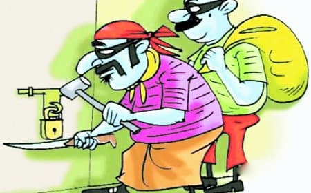मऊगंज में घर में घुसकर 7.60 लाख रुपये चोरी: जमीन खरीदने के लिए इकट्ठी की थी रकम, बदमाशों ने उड़ाई पेटी