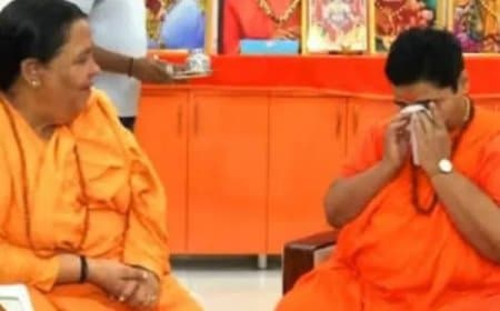 मालेगांव केस: बरी होने पर साध्वी प्रज्ञा से मिलीं उमा भारती, बताईं 'भगवा को बदनाम करने की साजिश'