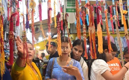 297 साल बाद रक्षाबंधन पर महासंयोग, भद्रा नहीं, जानें राखी बांधने के शुभ मुहूर्त