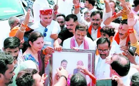मनगवां में डिप्टी सीएम राजेंद्र शुक्ल के स्वागत कार्यक्रम के दौरान हंगामा: विधायक नरेंद्र प्रजापति और जिला पंचायत सदस्य केडी शुक्ला के बीच तू-तू, मै-मै, मामला हस्तक्षेप के बाद शांत