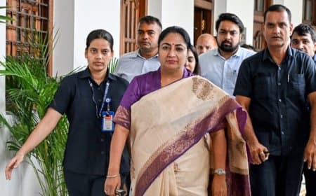 दिल्ली की सीएम को मारा थप्पड़... फोड़ा सिर... राजकोट का हमलावर