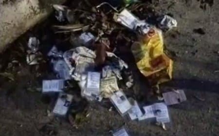 ‘वोट चोरी’ बवाल के बीच मध्यप्रदेश में केंद्रीय मंत्री के बंगले के पास मिले जले वोटर कार्ड