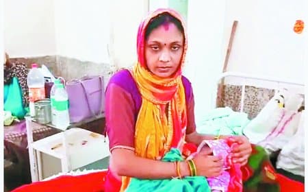 एंबुलेंस न मिलने पर बस बनी प्रसूति कक्ष: पन्ना में ड्राइवर-कंडक्टर ने दिखाई मानवता, महिला का सफल प्रसव कर बचाई मां-बेटी की जान