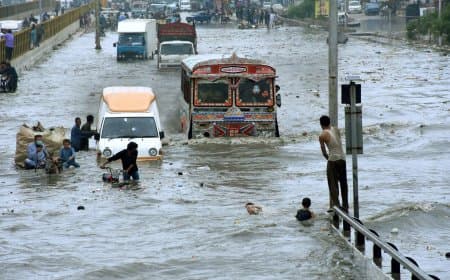 देशभर में बारिश-बाढ़ का कहर... मझधार में जिंदगी
