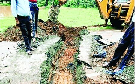 भ्रष्टाचार की भेंट चढ़ी ठोंगा से जमुआ सड़क: करोड़ों खर्च के बाद भी गुणवत्ता पर सवाल, मुख्य अभियंता की जांच में उजागर हुई बड़ी खामियां