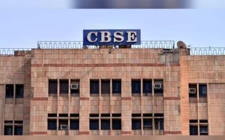 सीबीएसई का नवाचार... अब स्कूलों में काउंसलिंग हब और स्पोक मॉडल