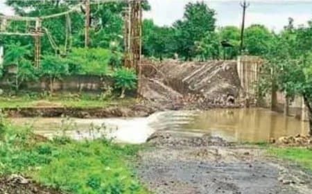 पिचिंग भी अधूरी, कटाव का खतरा, 70% ट्रैफिक इसी बायपास से गुजरता है