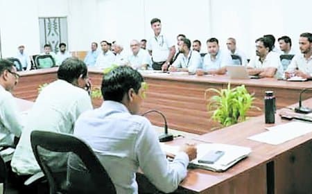 रीवा नगर निगम का बड़ा एक्शन: प्रतिदिन 10 बड़े बकायादारों की होगी तालाबंदी, जलकर वसूली अभियान और अतिक्रमण हटाने की सख्त कार्यवाही