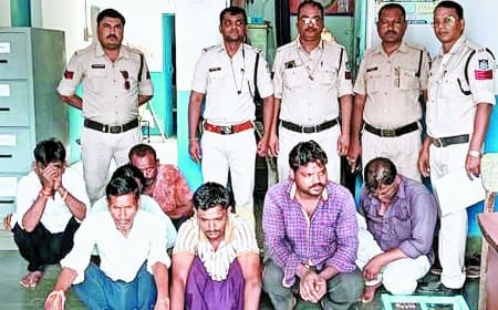 सतना पुलिस का सब्जी मंडी में छापा: 6 सटोरिए और 3 जुआरी गिरफ्तार, सट्टा अधिनियम व जुआ एक्ट में प्रकरण दर्ज