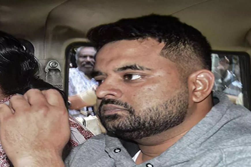 पूर्व पीएम का पोता प्रज्वल रेवन्ना रेप केस में दोषी करार...रोते हुए निकला बाहर