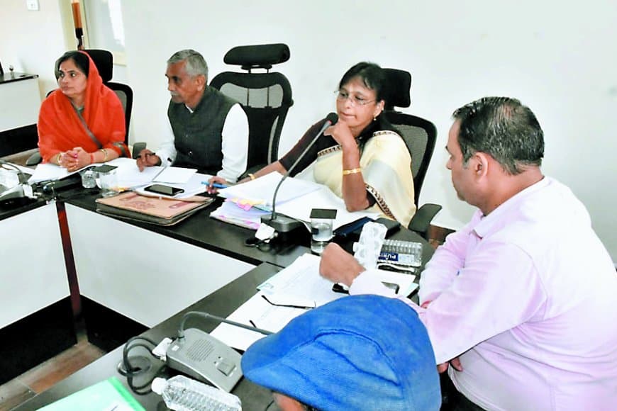 पीएम आवास योजना में घोटाला: सरपंच की पत्नी, सचिव का भाई बने 'हितग्राही', जनपद रहिकवारा में भ्रष्टाचार की जांच के लिए बनी विशेष टीम