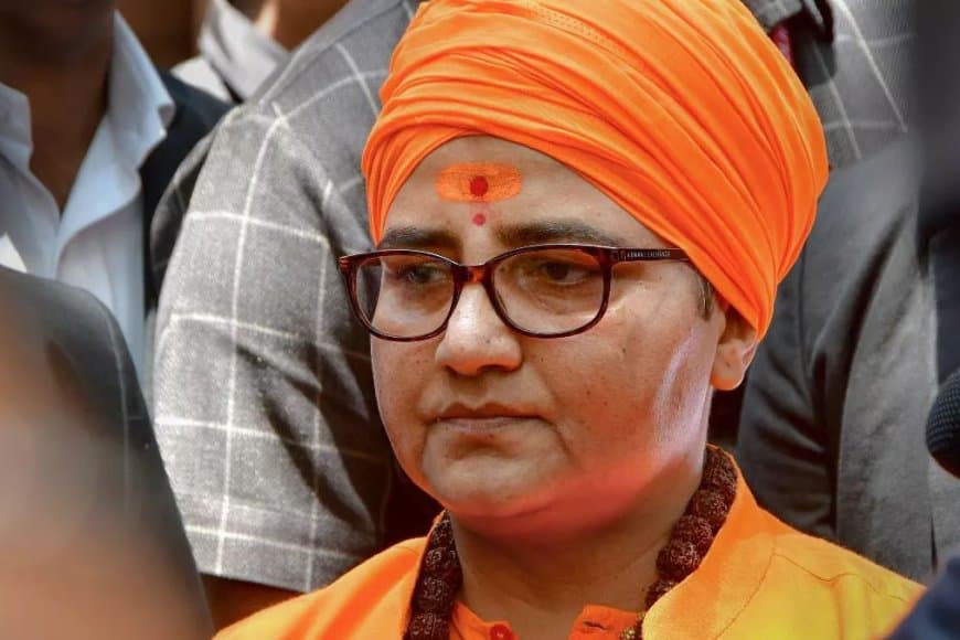 साध्वी प्रज्ञा ने कहा- भगवा आतंकवाद नहीं हो सकता....कांग्रेस ने यह कुचक्र रचा 