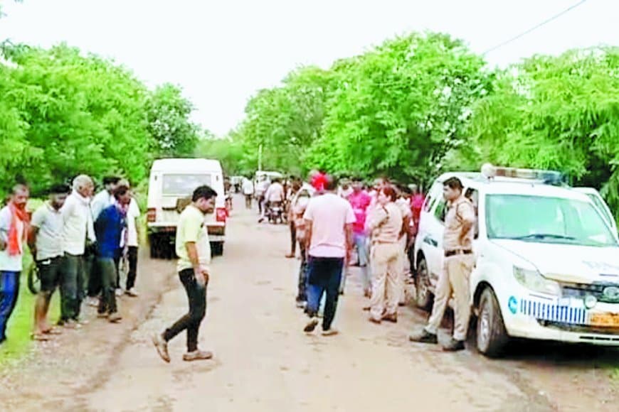 उडला में बाढ़ प्रभावित 69 परिवारों के पुनर्वास पर बवाल: ग्रामीणों ने प्रशासनिक आदेश को बताया जबरन कब्जा, आत्महत्या की चेतावनी