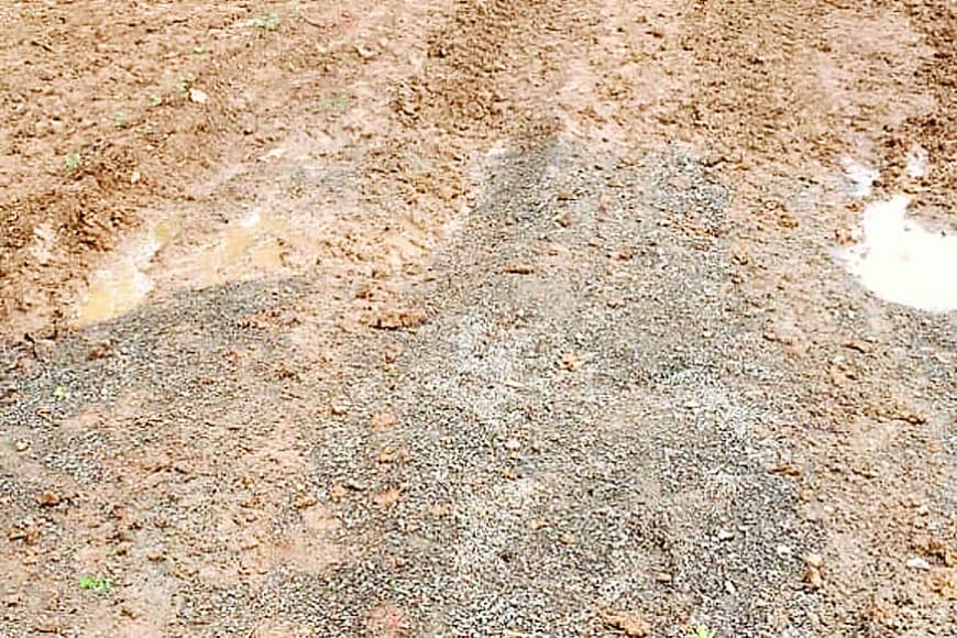 सतना जिले के पैपखरा में दबंगों ने रोका सड़क निर्माण, PWD ने साधी चुप्पी — ग्रामीणों में गहरा आक्रोश, अनशन की चेतावनी