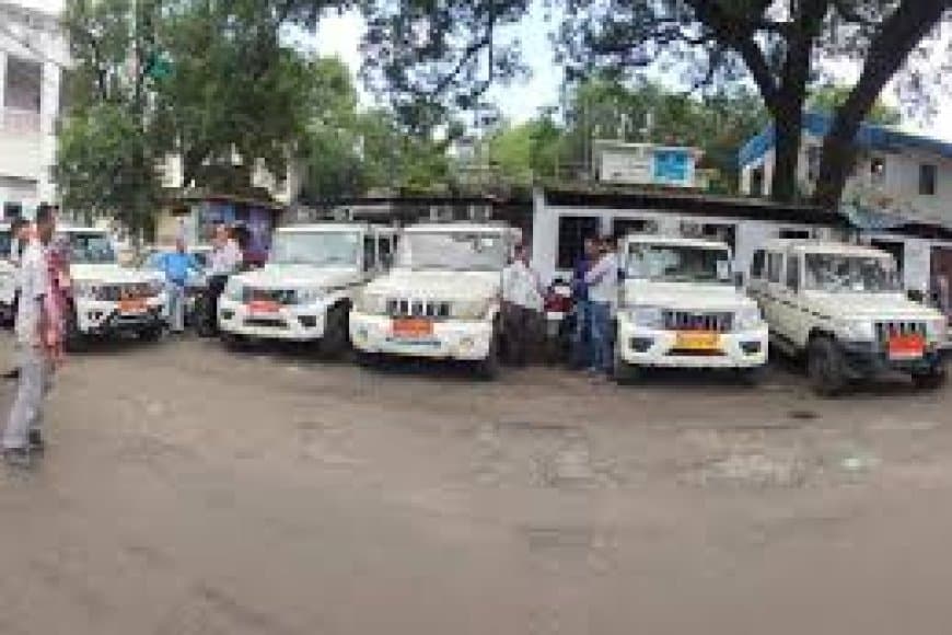 आंदोलन: भोपाल में तहसीलदार-नायब तहसीलदारों ने सौंपी सरकारी गाड़ियां