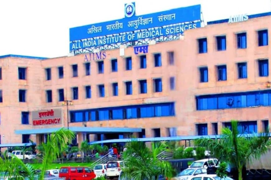 देशभर के एम्स से दो साल में 429 डॉक्टरों ने दिया इस्तीफा... भोपाल में 23 फीसदी पद खाली 