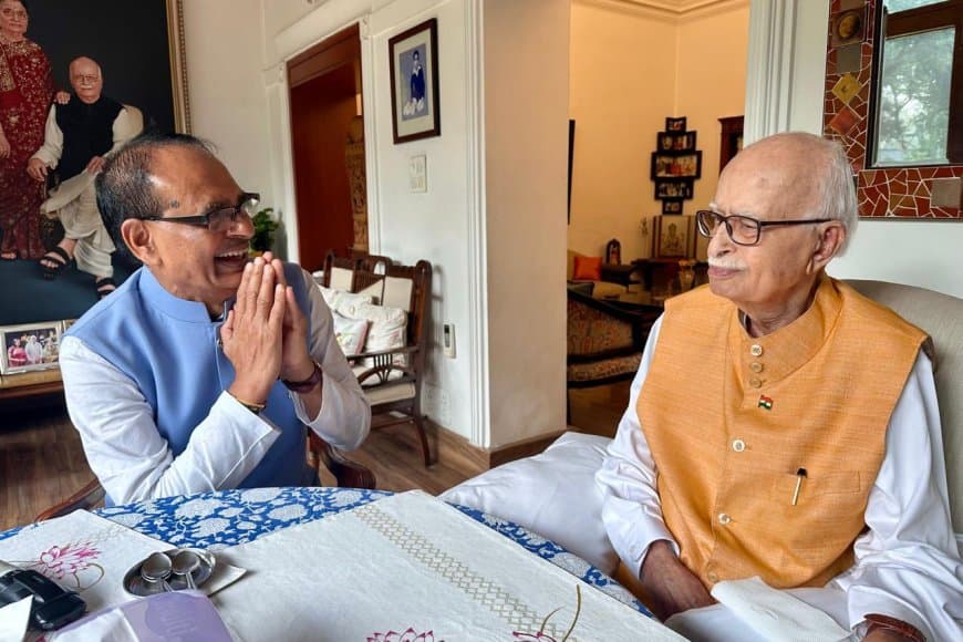 उपराष्ट्रपति पद की दौड़ में छह राज्यों के राज्यपाल... नामों पर मंथन के बीच आडवाणी से मिले शिवराज