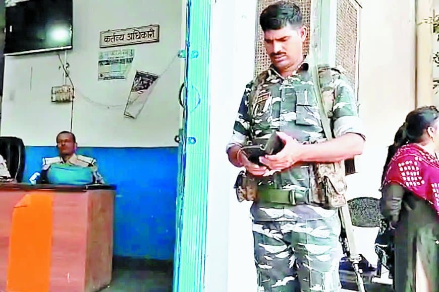 हत्या के आरोपियों की तलाश में सतना पहुंची झारखंड पुलिस: रिश्तेदार के घर पनाह लिए बैठे थे दोनों आरोपी, पुलिस की आहट पाकर मौके से हुए फरार