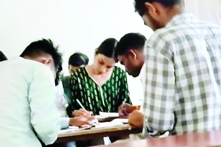 रीवा के टीडी कॉलेज का नकल वीडियो वायरल: एडी ने भेजा उड़नदस्ता, मौके पर नहीं मिला वीडियो जैसा परीक्षा कक्ष