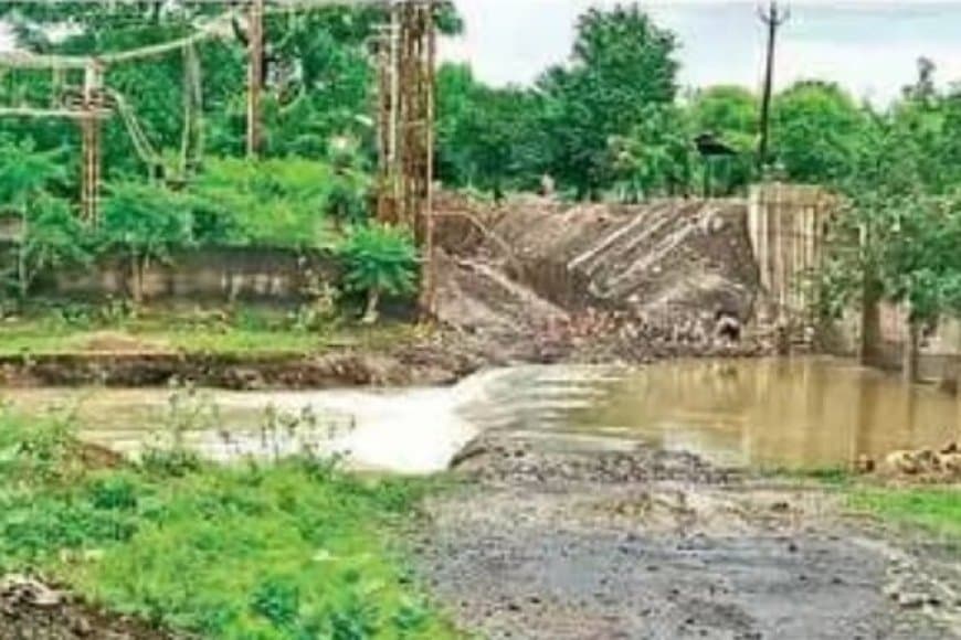 पिचिंग भी अधूरी, कटाव का खतरा, 70% ट्रैफिक इसी बायपास से गुजरता है