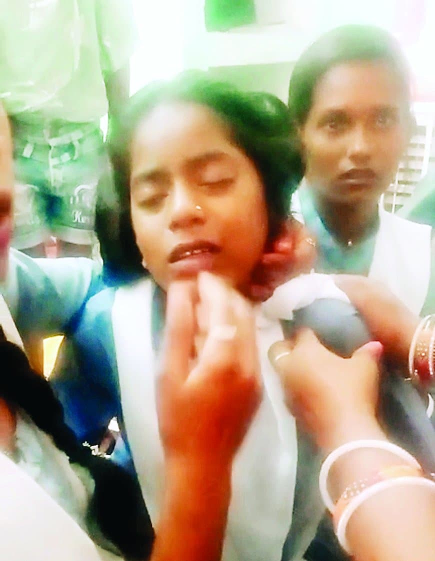 कस्तूरबा कन्या छात्रावास में वार्डन की पिटाई से छात्रा बेहोश — छात्राओं का हंगामा, जांच टीम पहुंची हॉस्टल