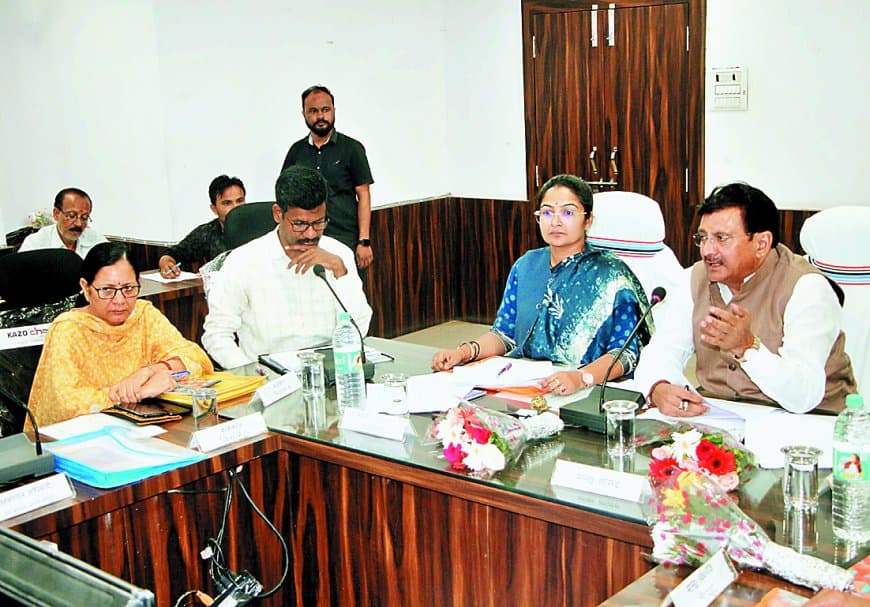 सांसद गणेश सिंह ने स्मार्ट सिटी कार्यों की खोली पोल, तस्वीरों और तर्कों से बताई सतना शहर की बदहाल स्थिति