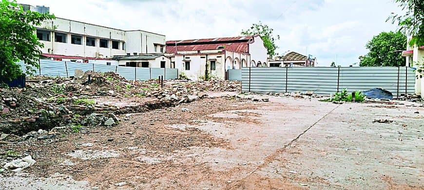 20 महीने में न ड्रॉइंग पास, न निर्माण शुरू! 265 करोड़ के स्टेशन री-डेवलपमेंट प्रोजेक्ट की रफ्तार ने बढ़ाई चिंता