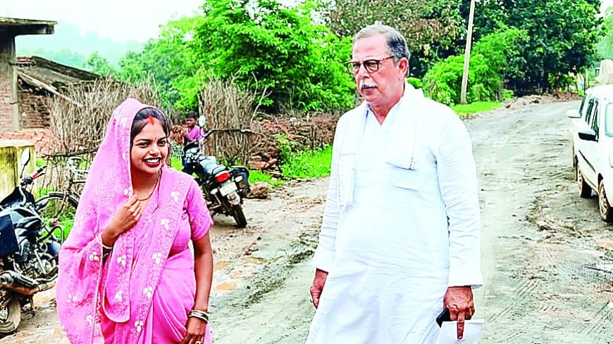 चुरहट विधायक अजय सिंह राहुल का खड्डी खुर्द में आत्मीय दौरा: लीला साहू के घर पहुंचकर जनसंवेदना, सड़क संघर्ष को मिला राजनैतिक समर्थन