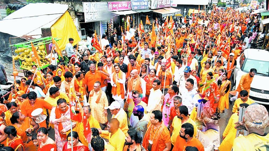 रीवा में निकली पहली भव्य कांवड़ यात्रा: बोल बम के नारों से गूंजा शहर, उपमुख्यमंत्री सहित हजारों श्रद्धालु हुए शामिल