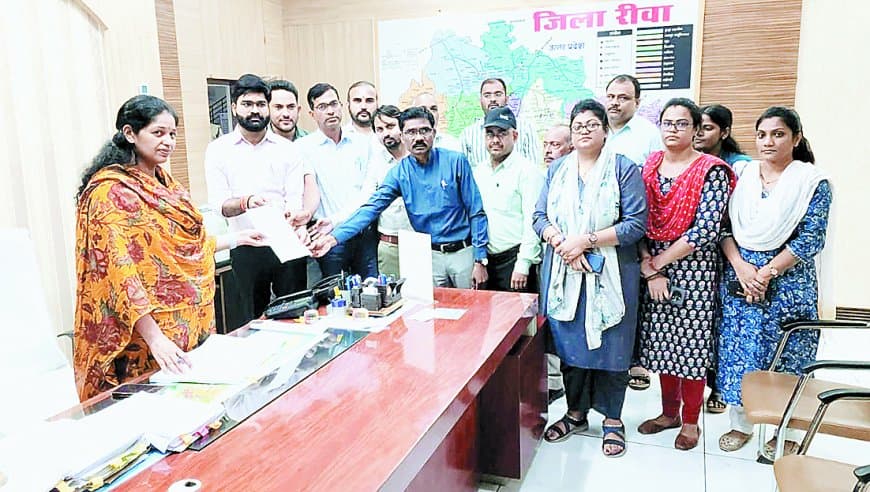 सरकार के आदेश पर बगावती तेवर: 6 अगस्त से राजस्व अधिकारी काम बंद, डिजिटल साइन और गाड़ियाँ करेंगे सरेंडर