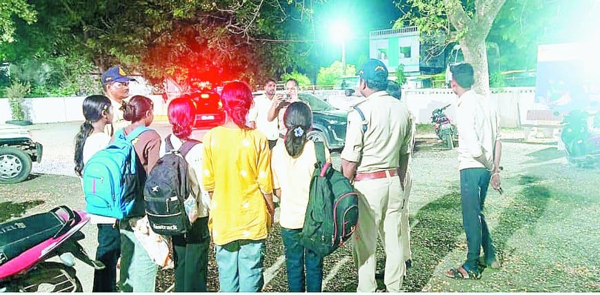 उमरिया छात्रावास से लापता पांच छात्राएं मैहर में मिलीं: मां शारदा के दर्शन के लिए बिना अनुमति पहुंची थीं मंदिर नगरी, पुलिस ने 20 घंटे में खोज निकाला