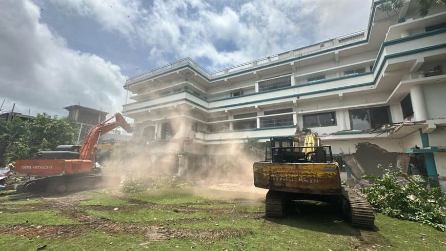 भोपाल... माटी में मिली ‘मछली’ की तीन मंजिला आलीशान कोठी